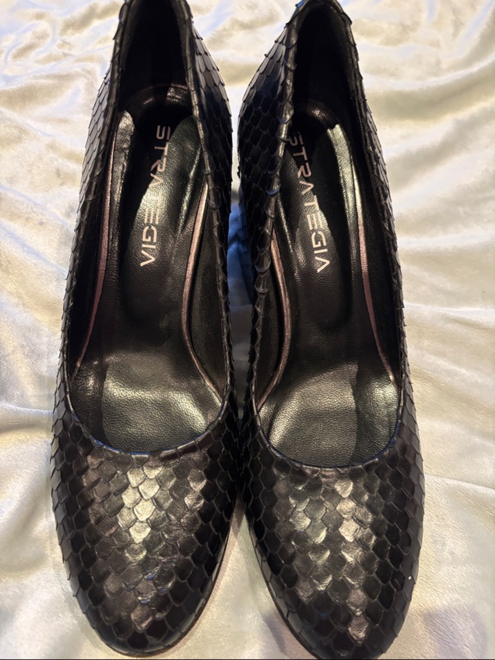 STRATEGIA Black Scaled Leather Pumps - Women in 37.5